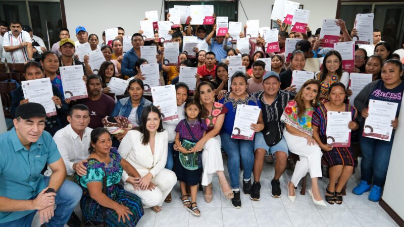 Después de 42 años de incertidumbre, Mara Lezama entrega 44 títulos de propiedad a habitantes de Mayabalam y Kuchumatán