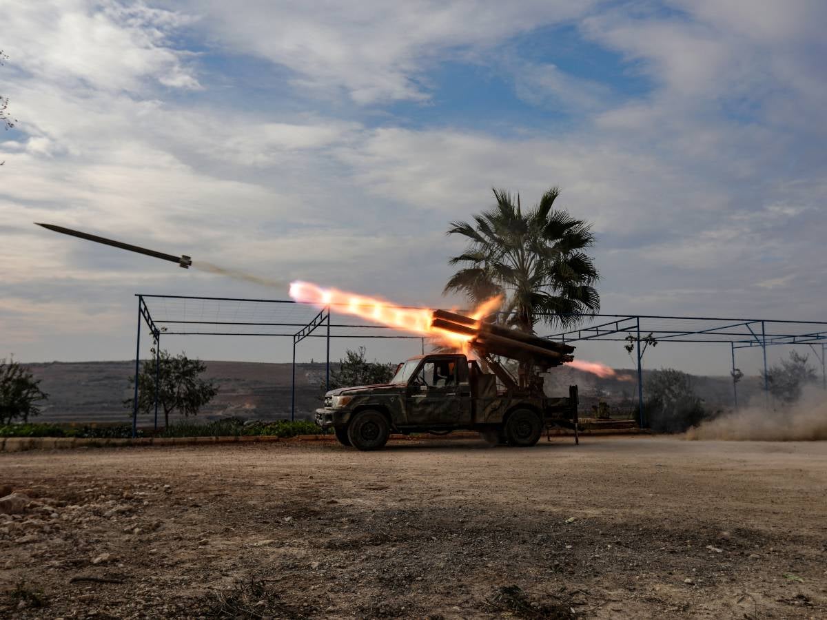 Rebeldes sirios capturan la ciudad clave de Hama en un nuevo golpe a Bashar Al-Asad