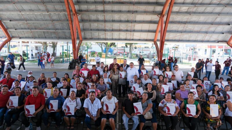 Hace justicia social Mara Lezama a 134 familias de Cozumel: les entrega sus títulos de propiedad, después de años de espera