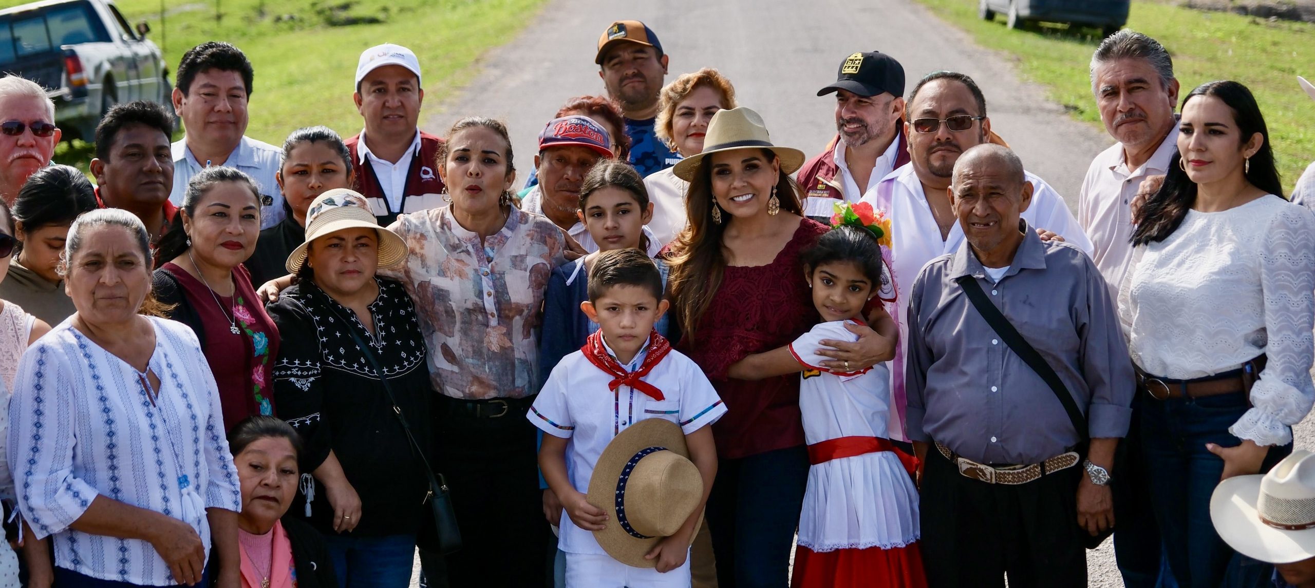 Anuncia Mara Lezama 11 millones de pesos en infraestructura carretera para el bienestar de comunidades del sur de Quintana Roo