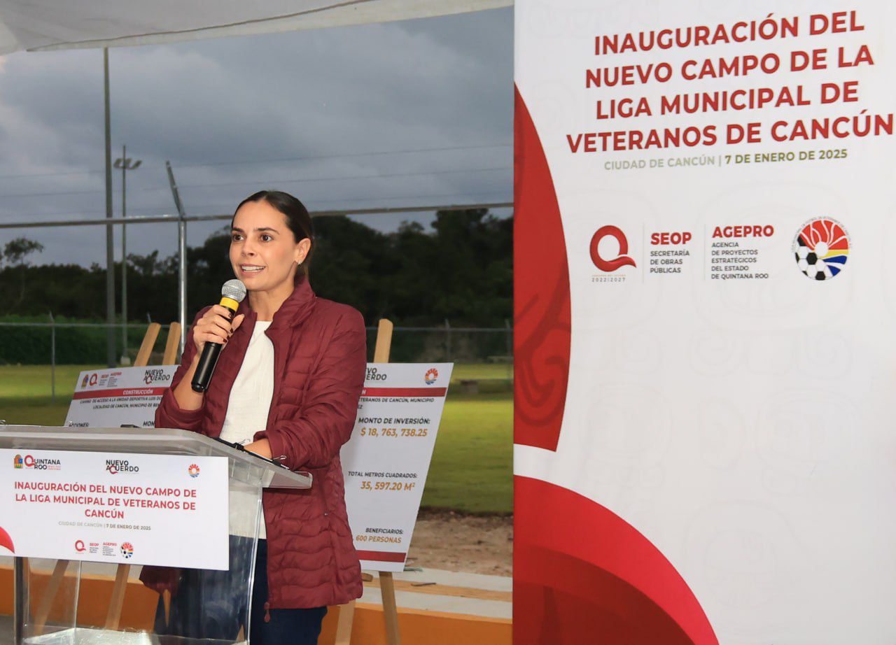 ATESTIGUA ANA PATY PERALTA INAUGURACIÓN DE CAMPO DE FÚTBOL PARA VETERANOS