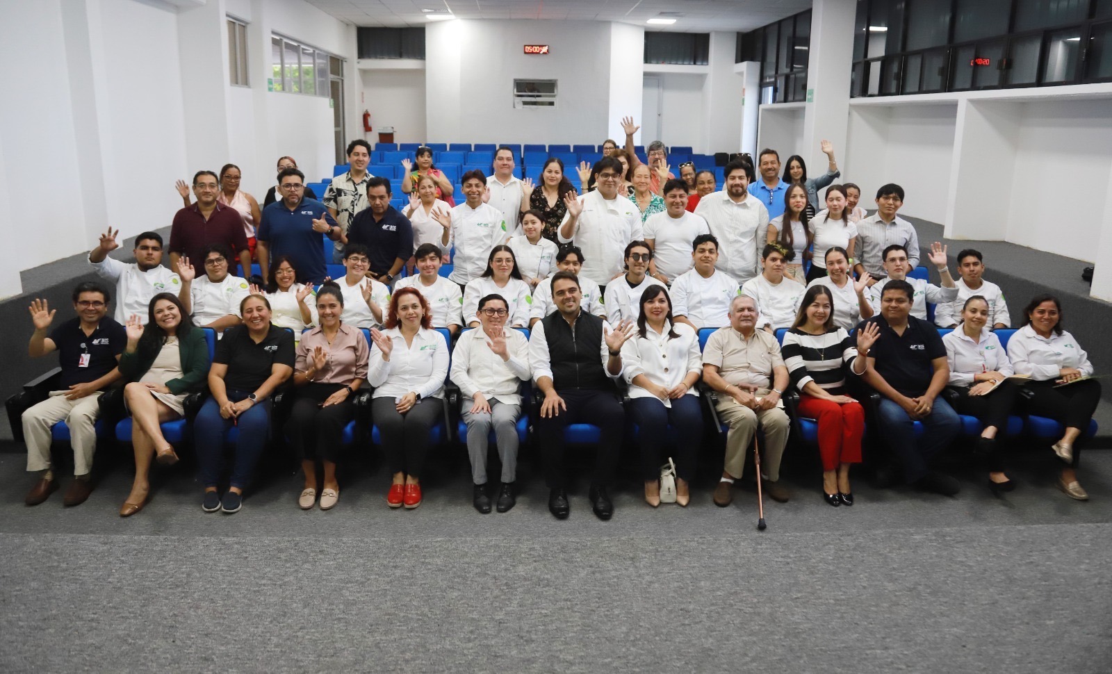 PASAPORTES, MALETAS Y PROYECTOS DE ALTO IMPACTO: EL SALTO GLOBAL DE LOS ALUMNOS DE LA UT CANCÚN BIS