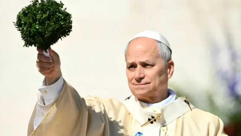 Domingo de Pascua: Papa León XIV insta a poner fin a las guerras