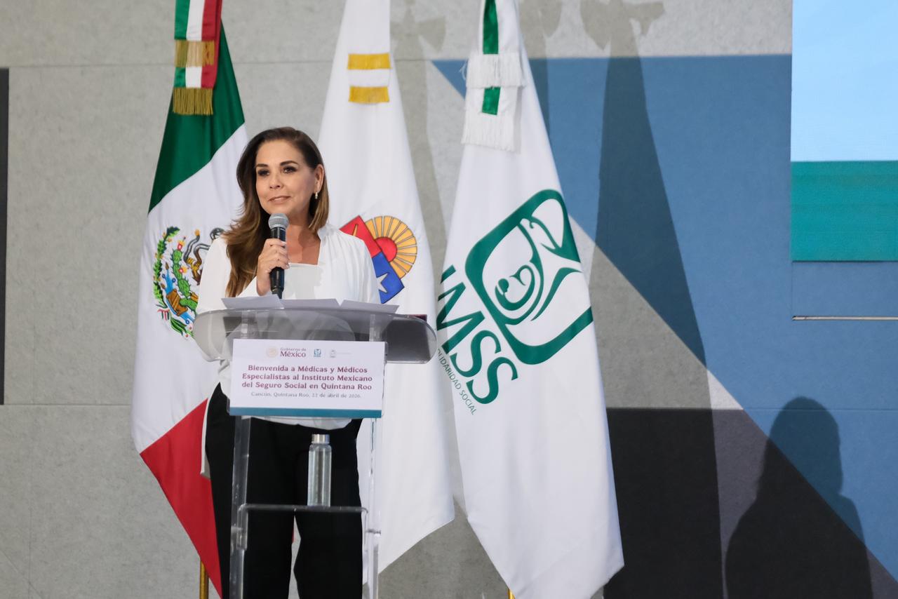 Mara Lezama y Zoé Robledo reciben a 123 especialistas al IMSS para fortalecer la atención médica en Quintana Roo