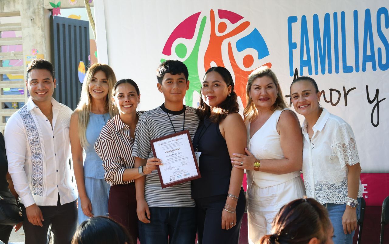 LA PAZ SE CONSTRUYE EN EQUIPO: ANA PATY PERALTA