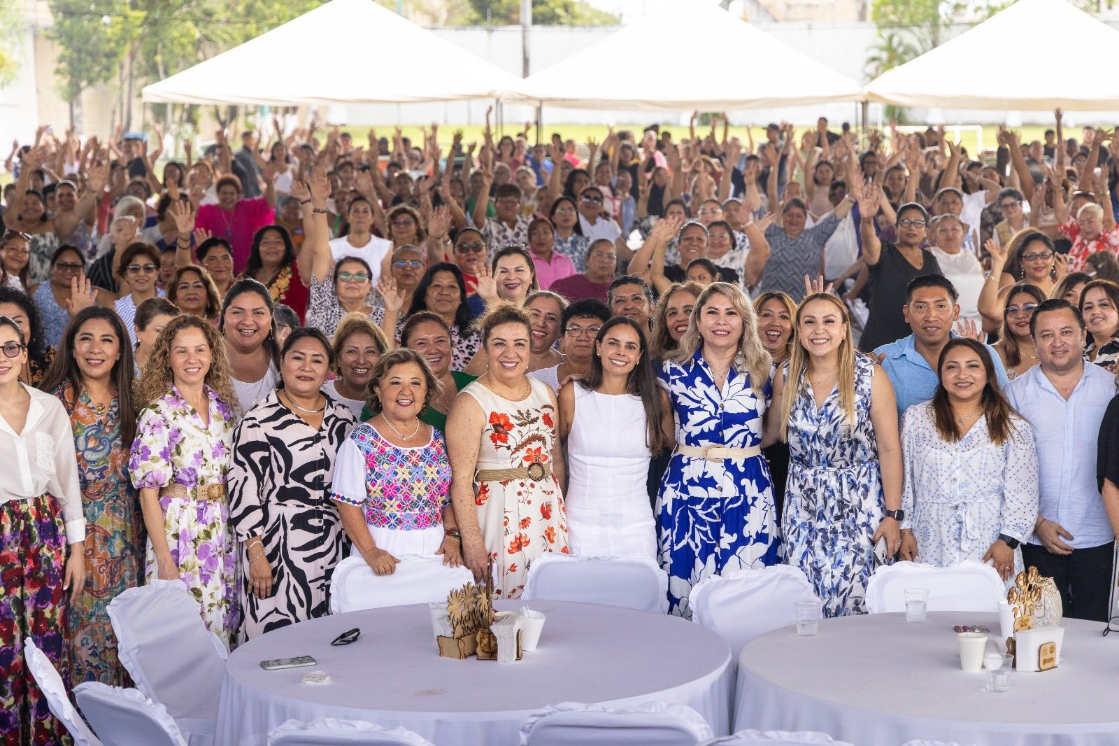 ANA PATY PERALTA Y DELIA ALVARADO RECONOCEN EL ESFUERZO Y AMOR DE MADRES SINDICALIZADAS DE BENITO JUÁREZ