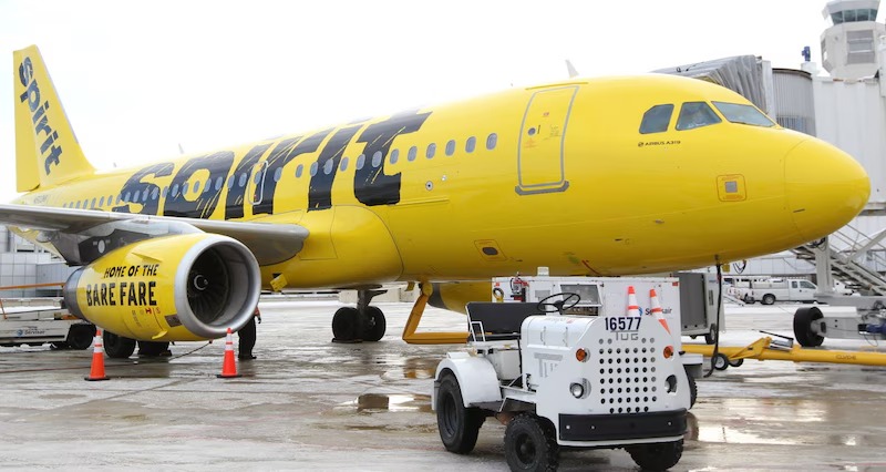 CANCÚN RESIENTE LA SALIDA DE SPIRIT AIRLINES: PASAJEROS VARADOS Y FAMILIAS EN ESPERA DE SOLUCIONES